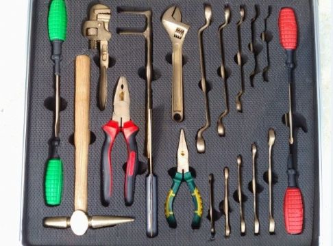 點(diǎn)擊查看詳細(xì)信息<br>標(biāo)題：無火花工具組 閱讀次數(shù)：5986